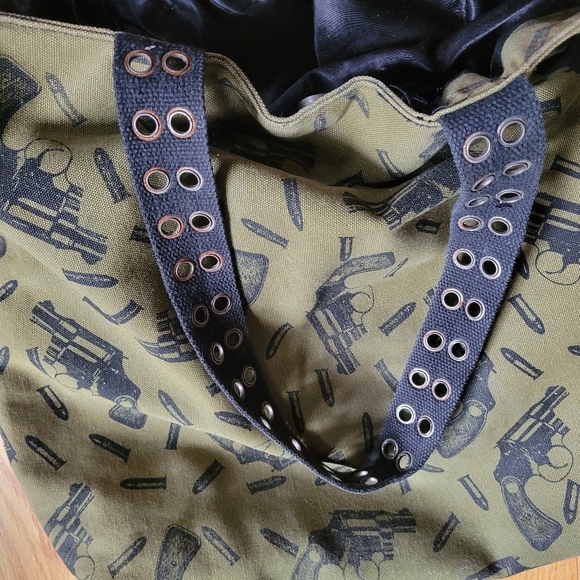 vintage y2k Betsey Johnson army green thick canvas punk weapon print tote - Picture 5 of 5